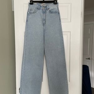 Women's Levi Jeans